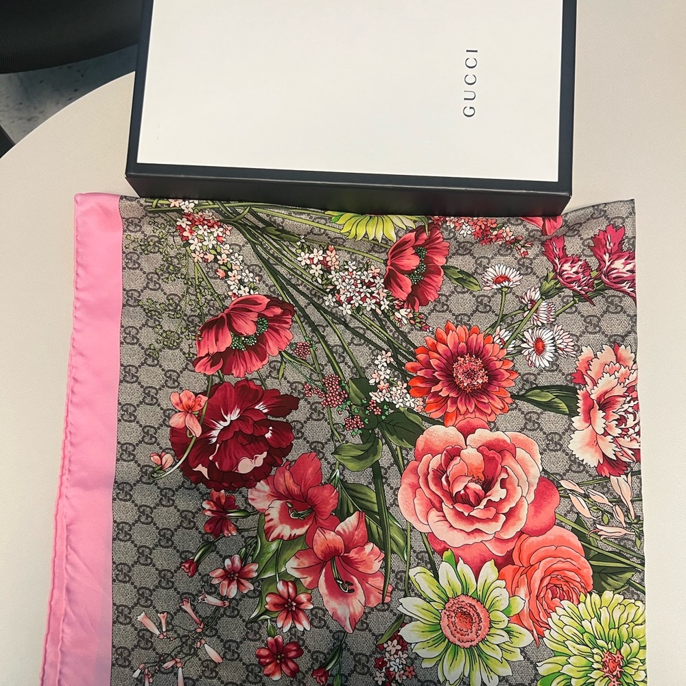 Gucci Silk Scarf 34.5 inch x 34.5 inch